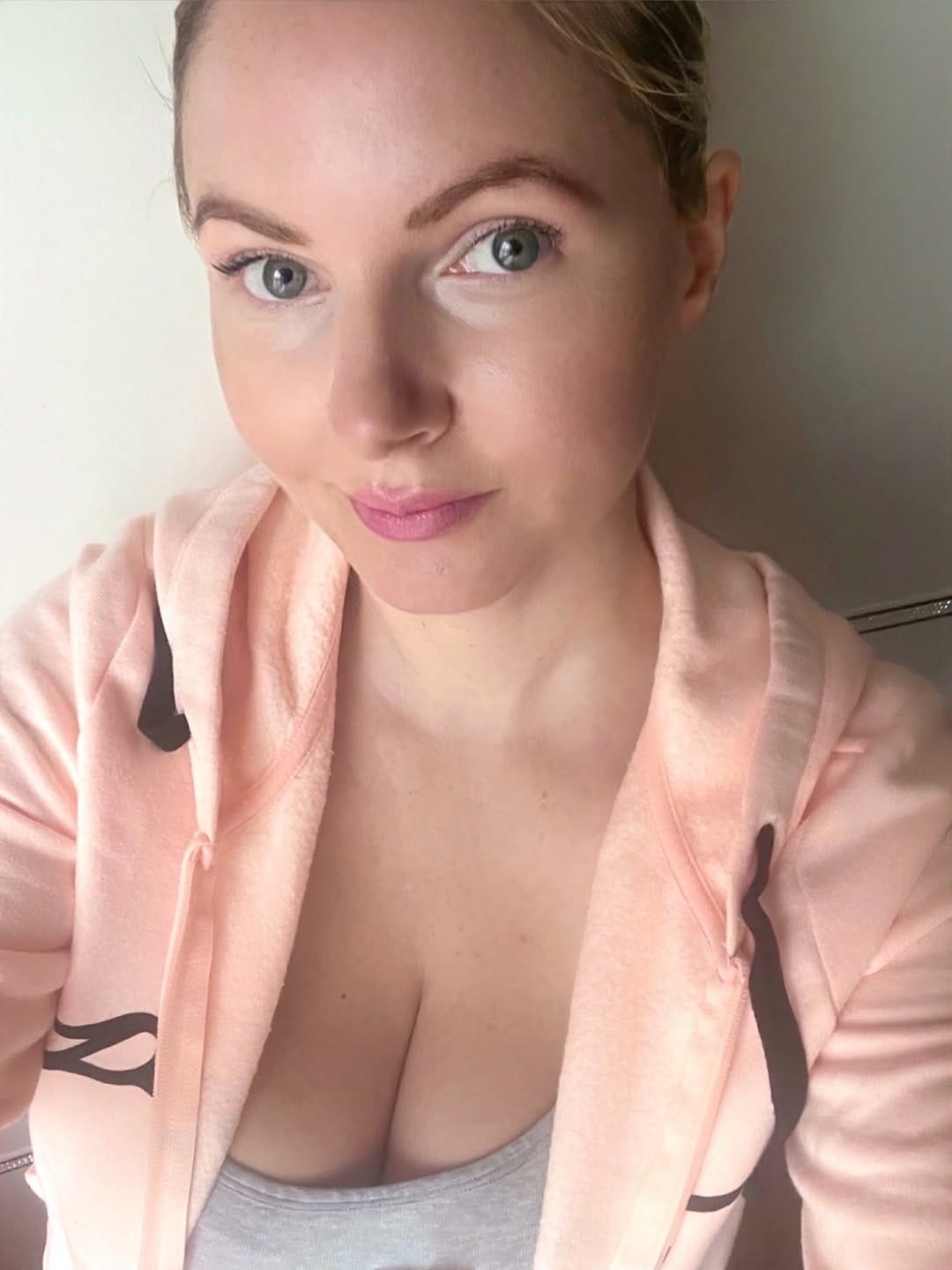Post 8 by NADINE RIEDEL ♡ FASHION/TRAVEL/LIFESTYLE on Instagram (carousel)