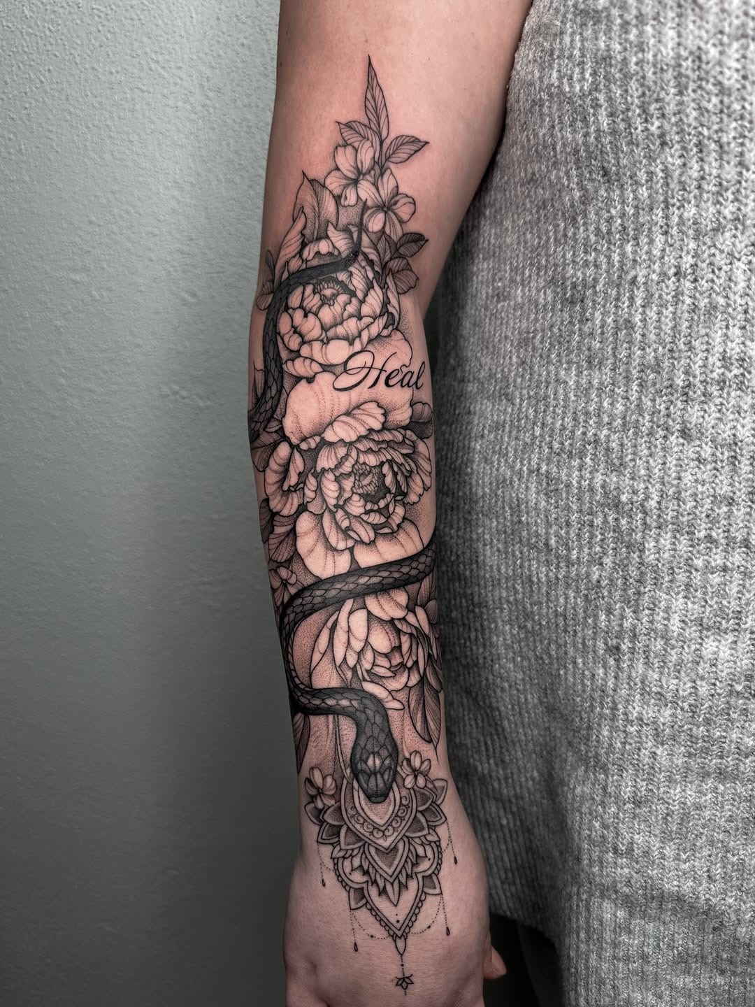 Post 2 by TATTOO MÜNCHEN/ SVITLANA🇺🇦 on Instagram (carousel)