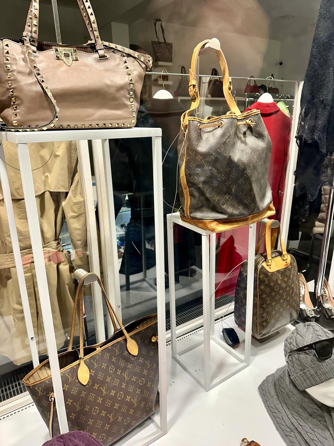 Post 9 by @deineschaetze on Instagram (carousel)