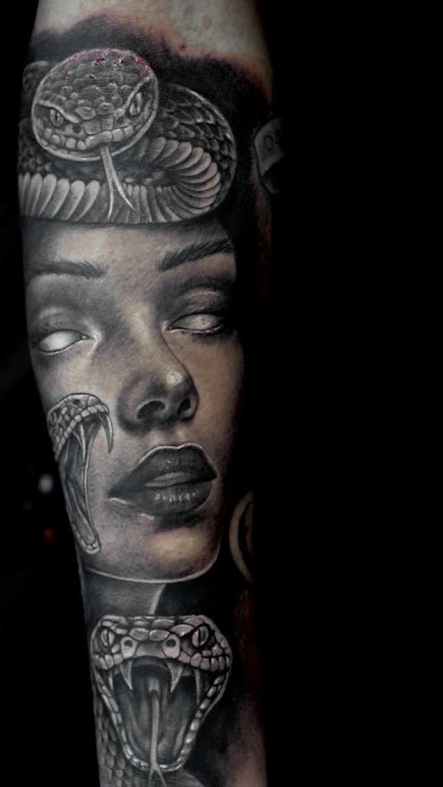 Post 2 by @garlochtattoo on Instagram (video)