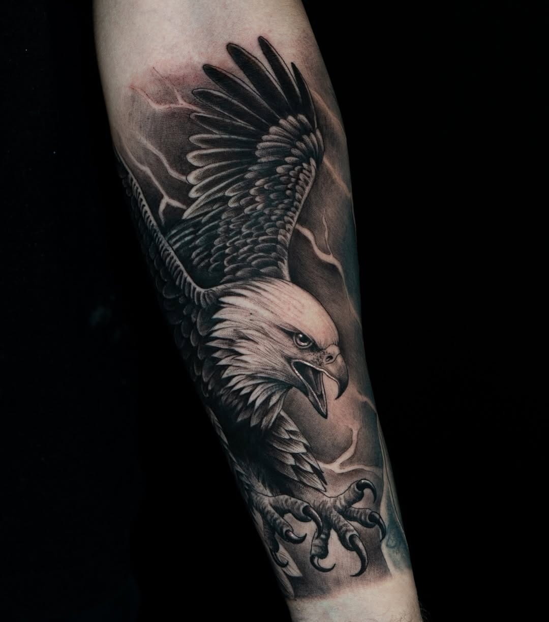 Post 5 by @garlochtattoo on Instagram (image)