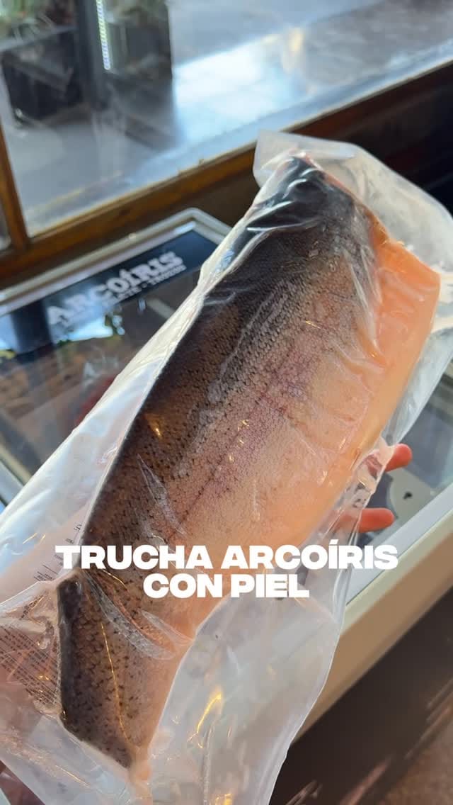 Post 3 by La Rotiseria on Instagram (video)