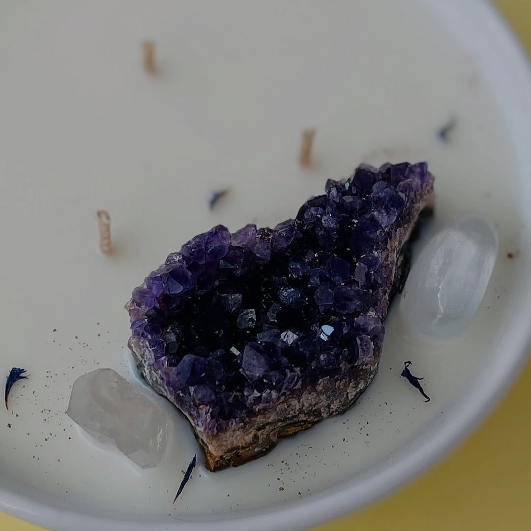 Post 6 by LEMON CANARY CANDLES & AROMATHERAPY on Instagram (image)