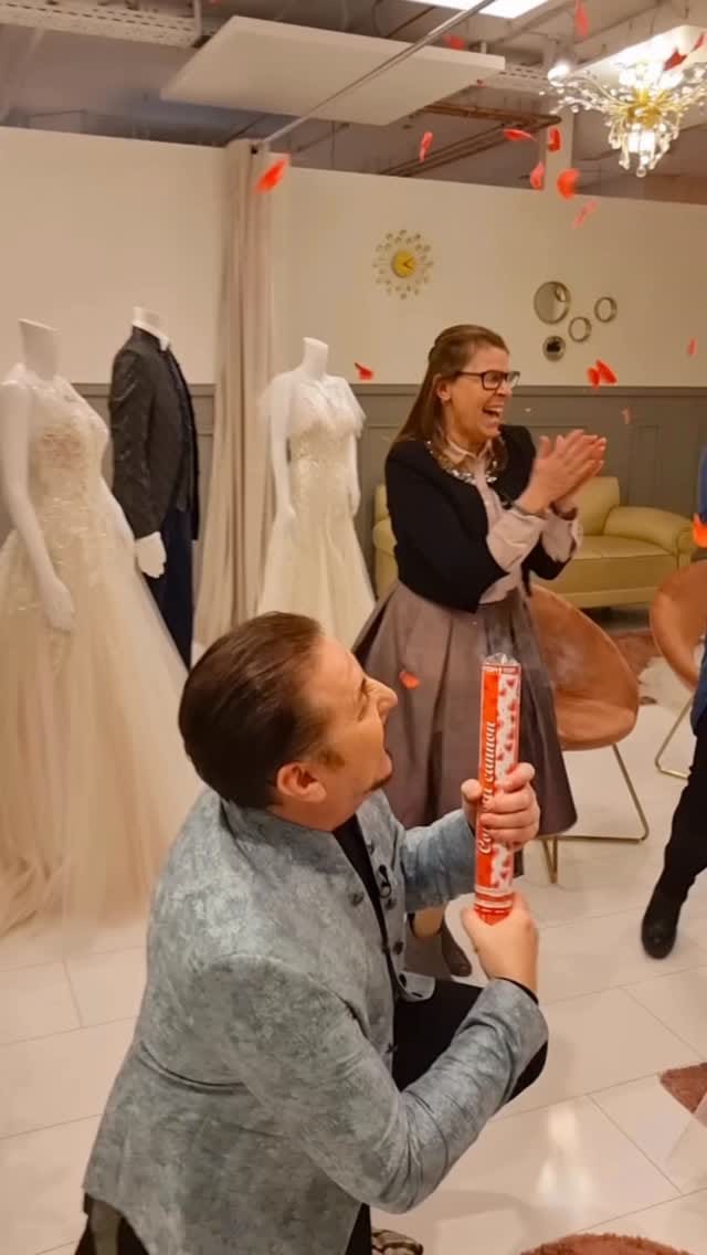 Post 3 by Uwe Herrmann | BRAUT- & ABENDMODE on Instagram (video)