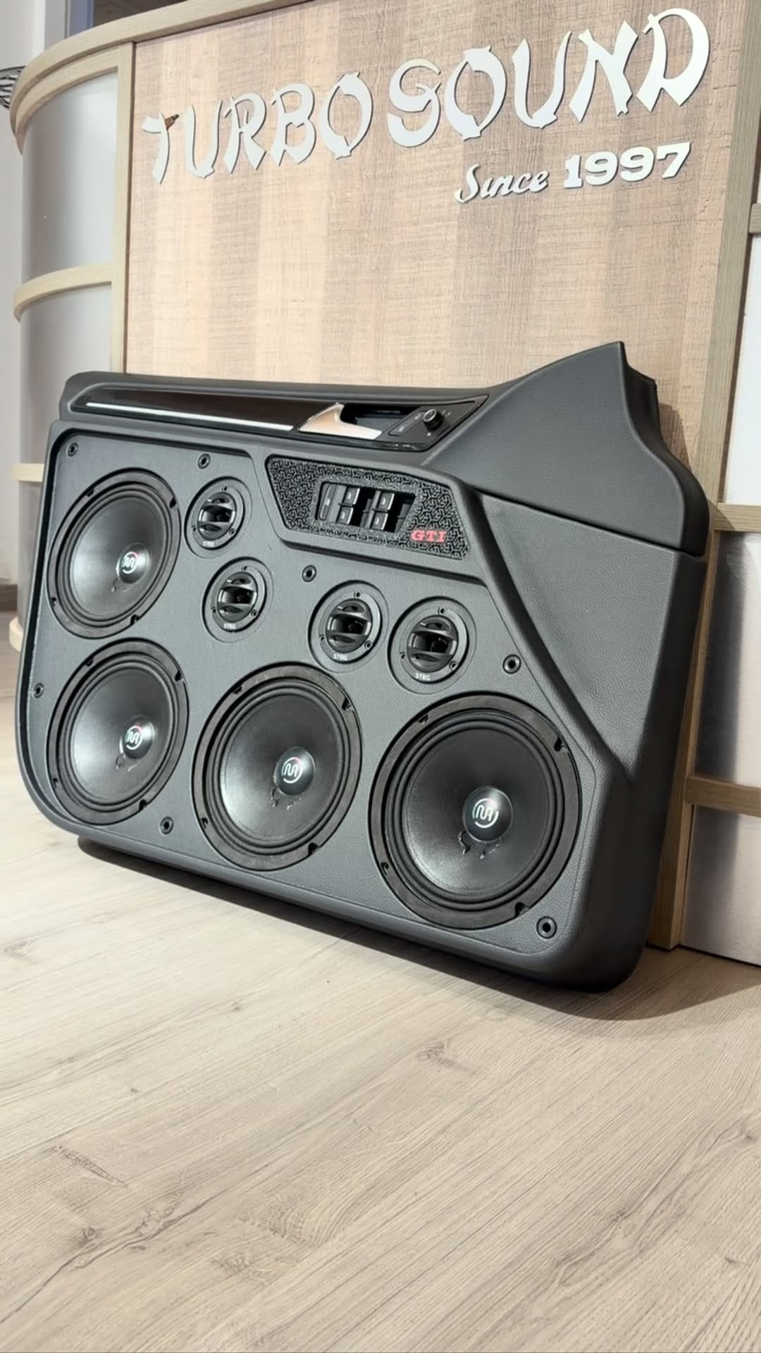 Post 9 by 🇮🇹TURBOSOUND🇮🇹 on Instagram (video)