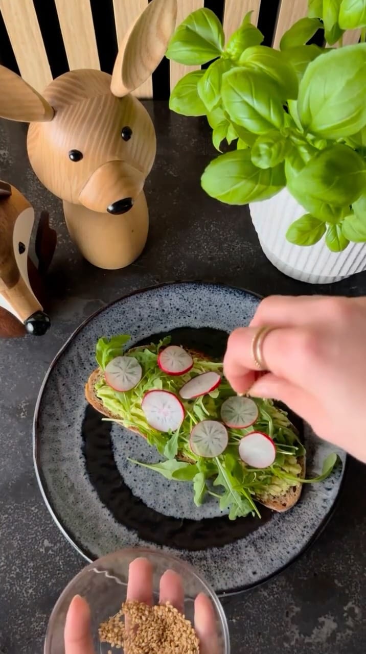 Post 4 by Leonardo DE/AT on Instagram (video)