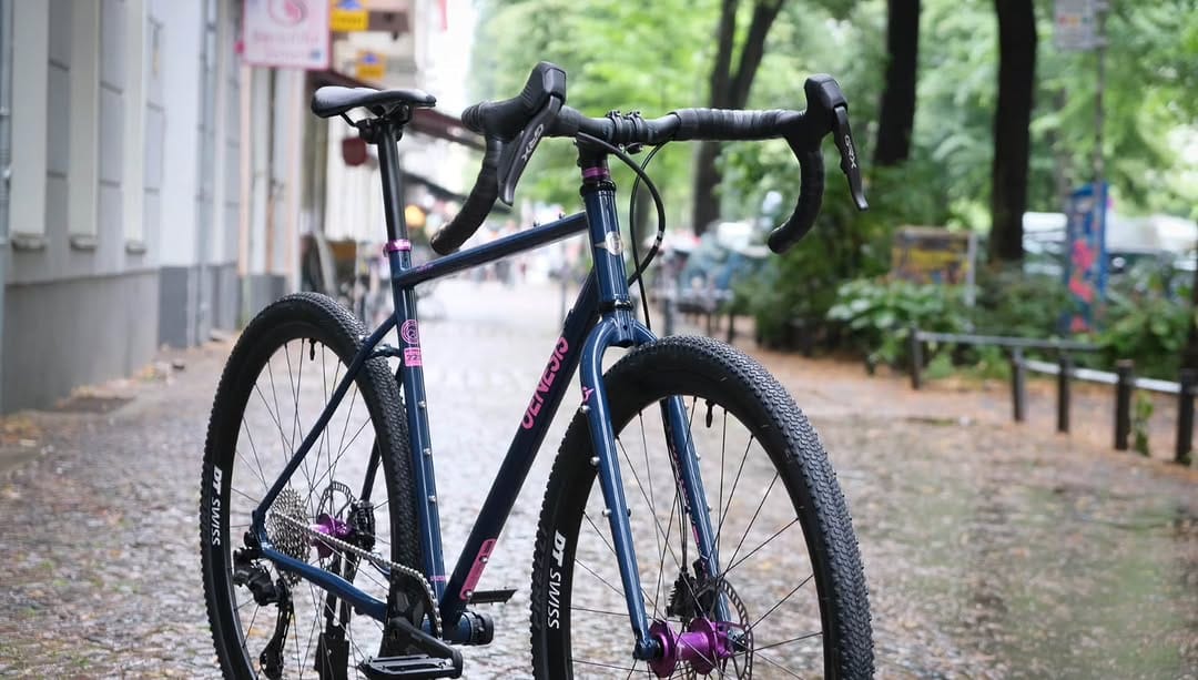 Post 1 by Goldsprint Berlin on Instagram (carousel)