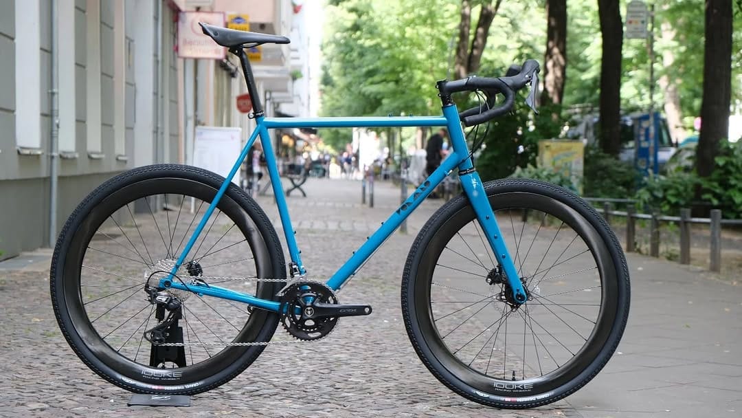 Post 8 by Goldsprint Berlin on Instagram (carousel)