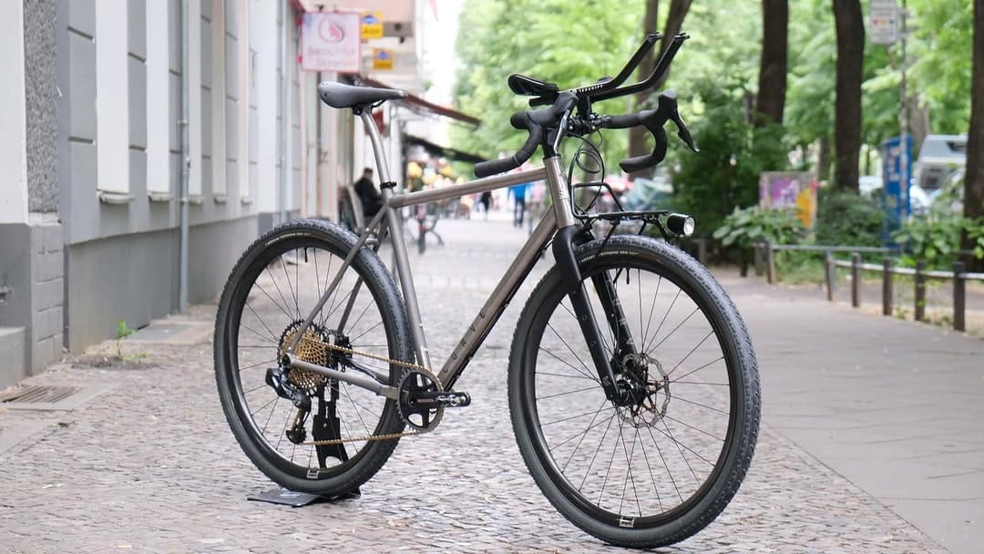 Post 9 by Goldsprint Berlin on Instagram (carousel)