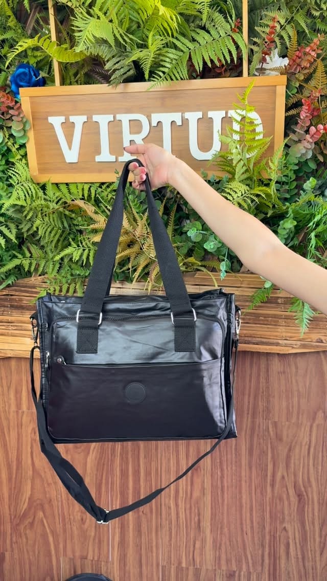 Post 1 by 👜Mochilas | Carteras | Bolsos on Instagram (video)