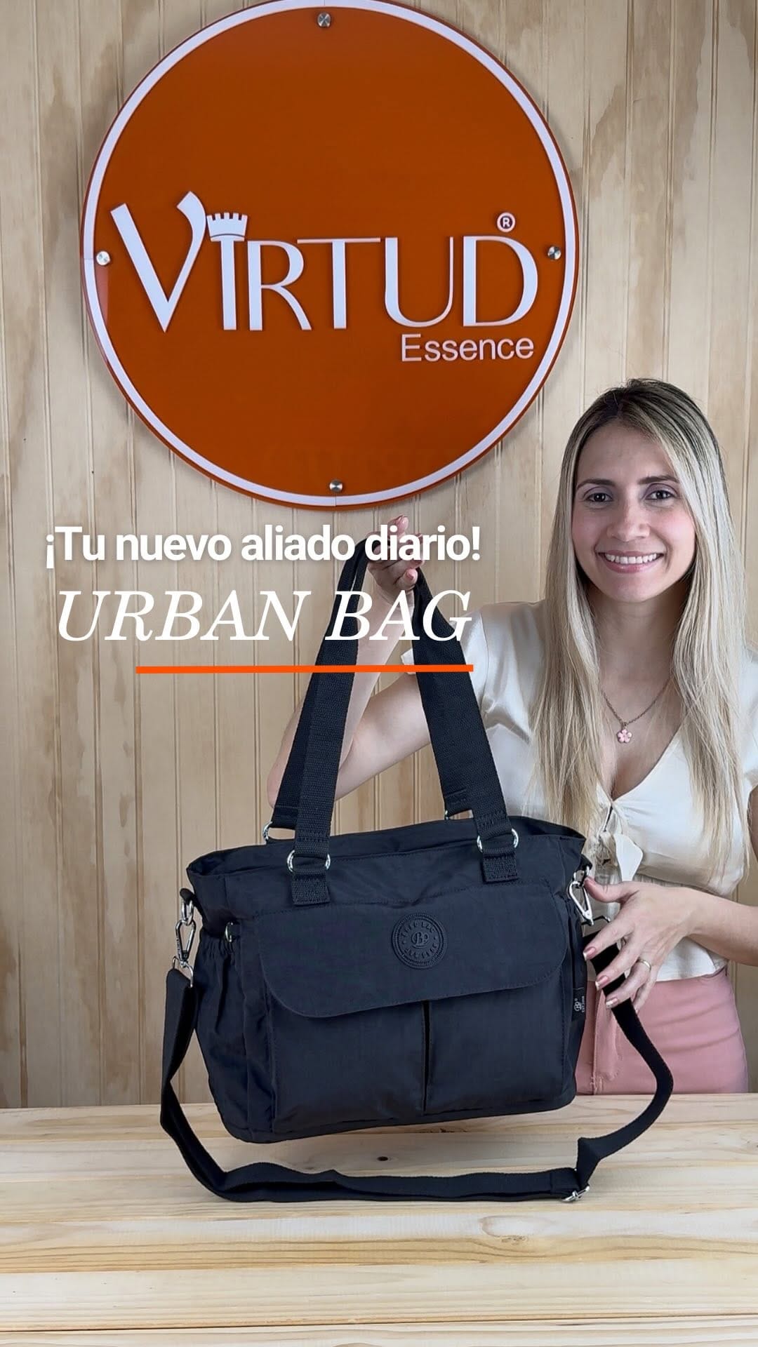 Post 4 by 👜Mochilas | Carteras | Bolsos on Instagram (video)