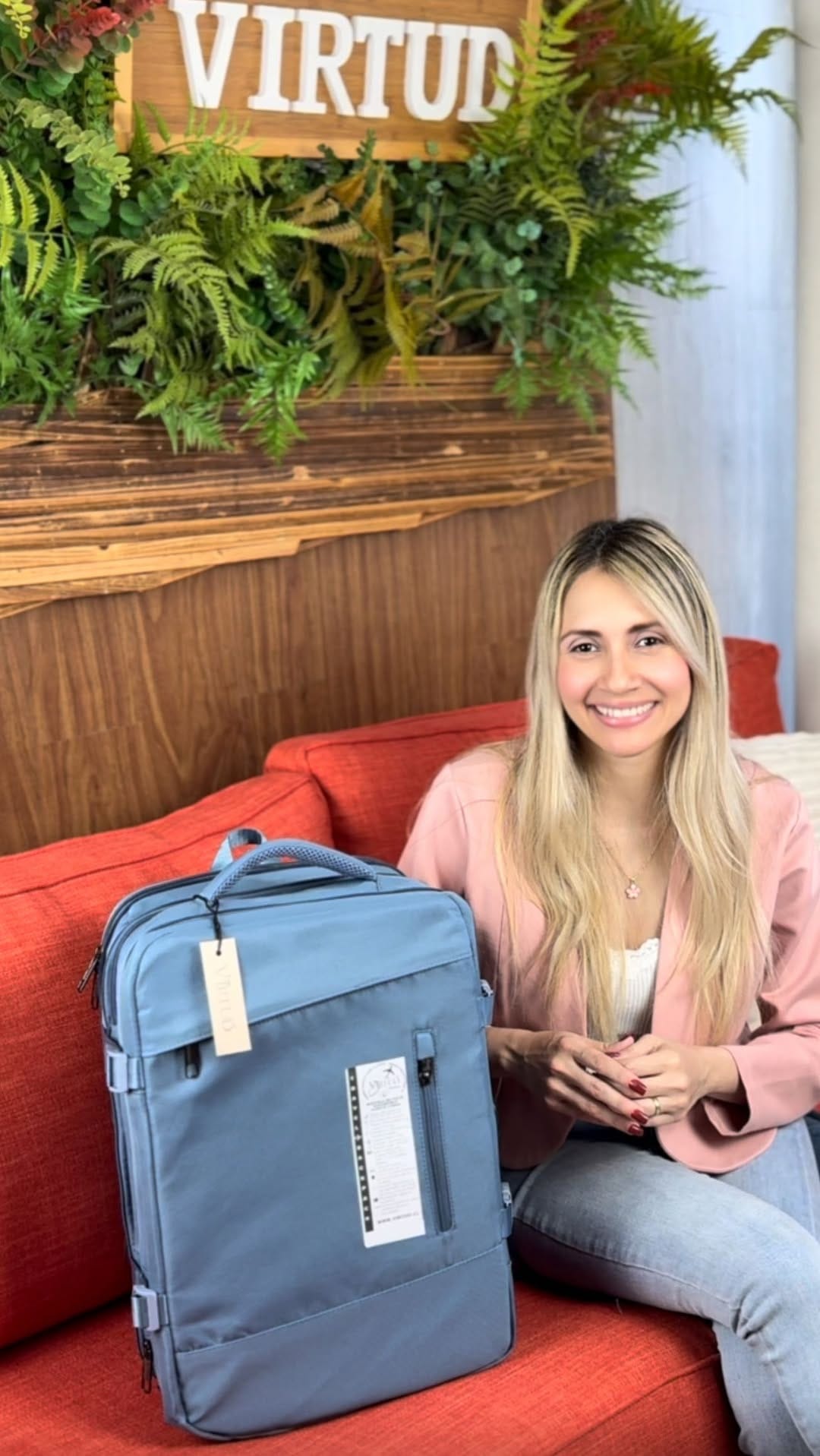 Post 9 by 👜Mochilas | Carteras | Bolsos on Instagram (video)