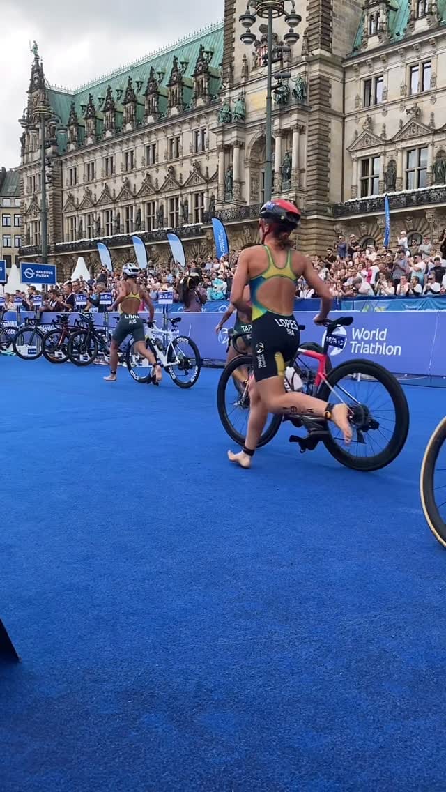 Post 3 by World Triathlon Hamburg on Instagram (video)