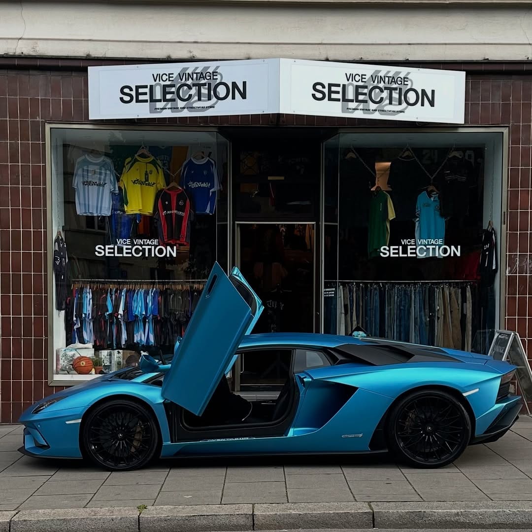 Post 6 by Vice Vintage Selection on Instagram (carousel)