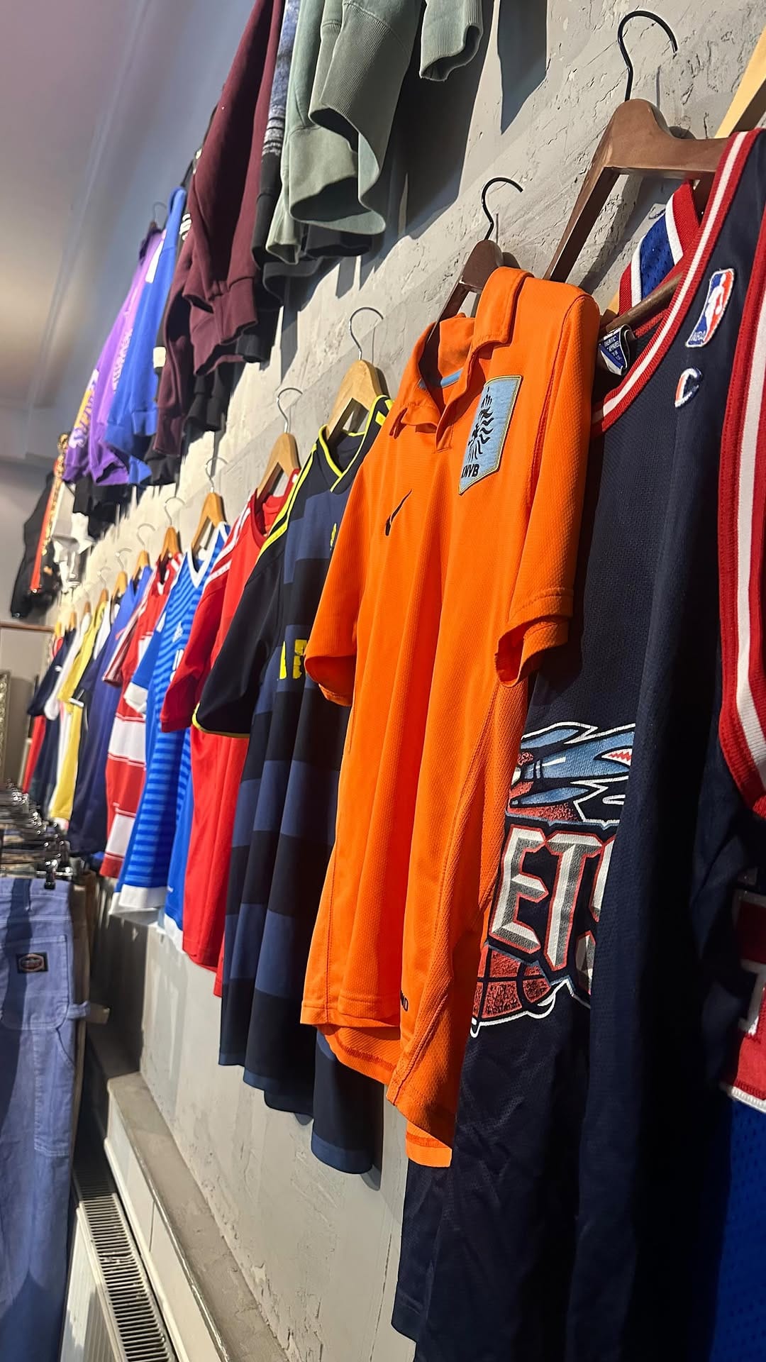 Post 2 by Vice Vintage Selection on Instagram (video)