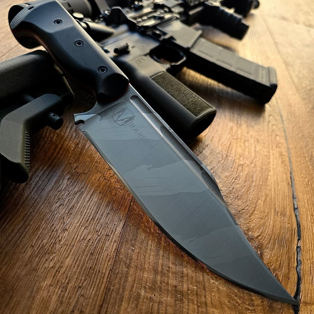 Post 2 by knifeaddict on Instagram (image)