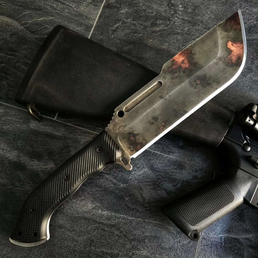 Post 5 by knifeaddict on Instagram (image)