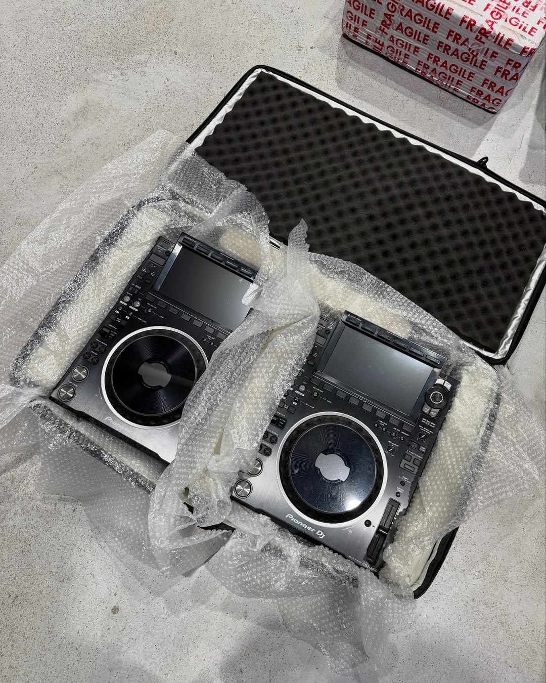 Post 5 by Sounds Market on Instagram (carousel)