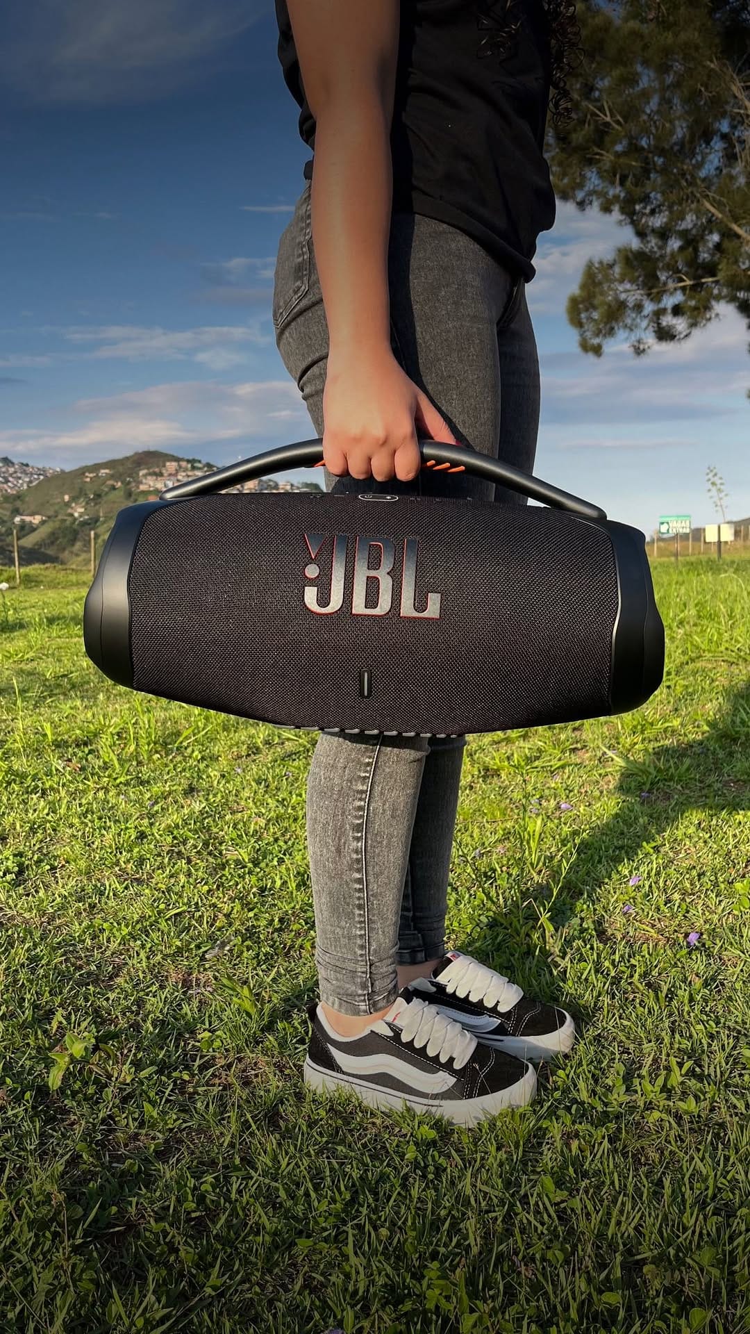 Post 9 by VipStore | Toda linha Apple | JBL on Instagram (video)