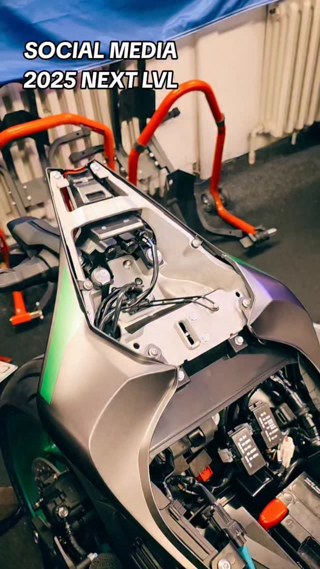 Post 9 by Cobra Customs on Instagram (video)