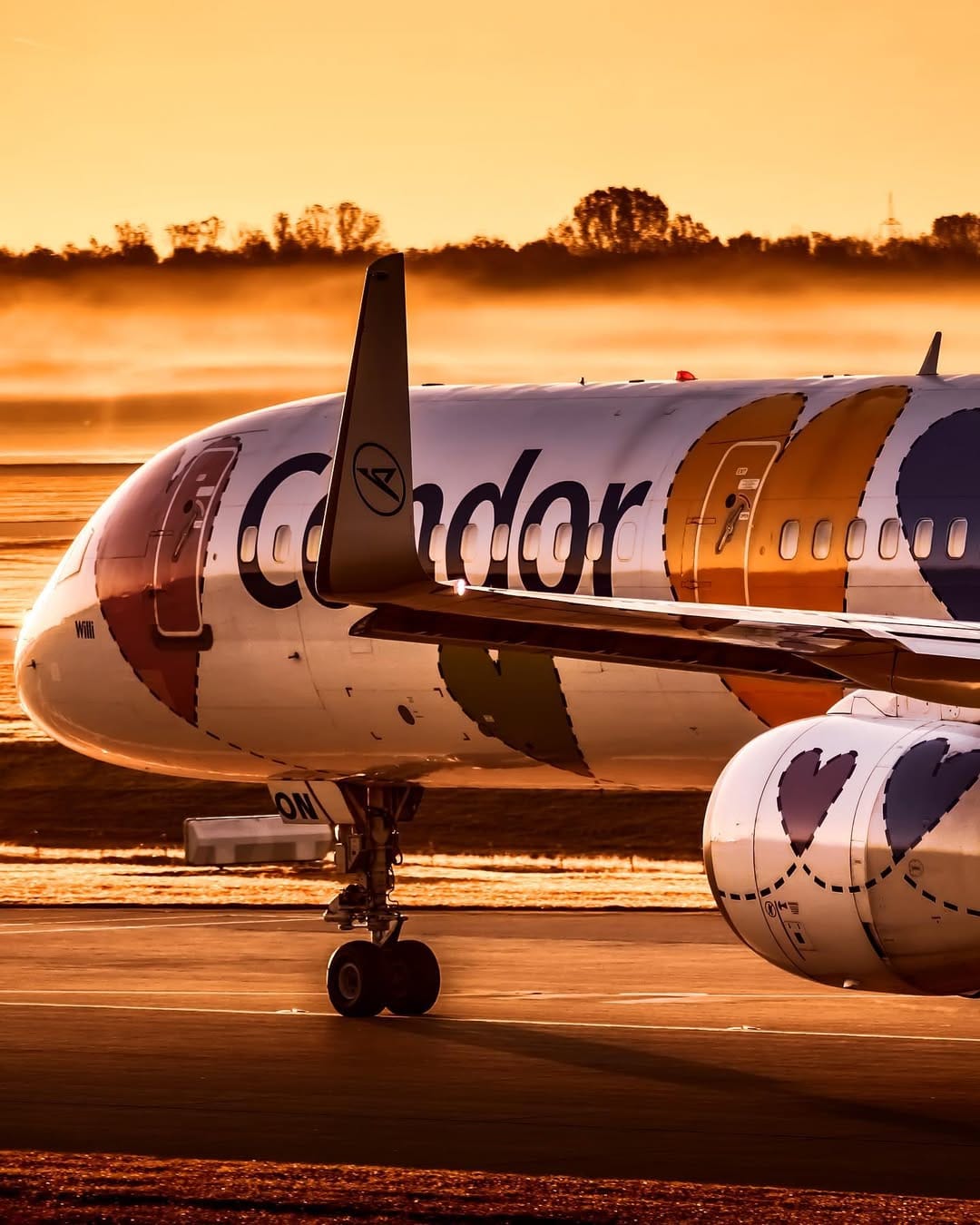 Post 9 by Maxi | Aviation Photography on Instagram (image)