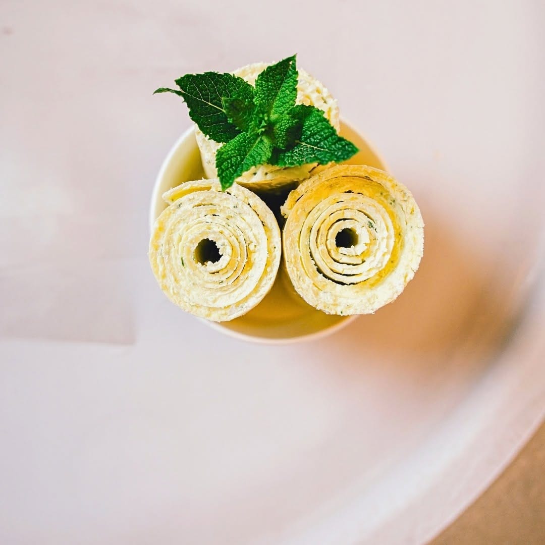 Post 10 by DELABUU Ice Cream Scrolls on Instagram (image)