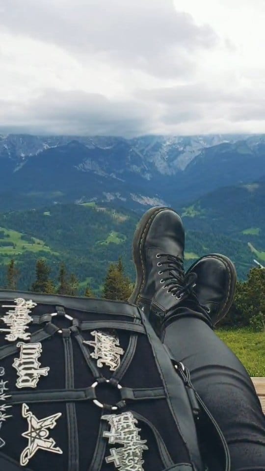 Post 10 by Laura (Likbør) on Instagram (video)