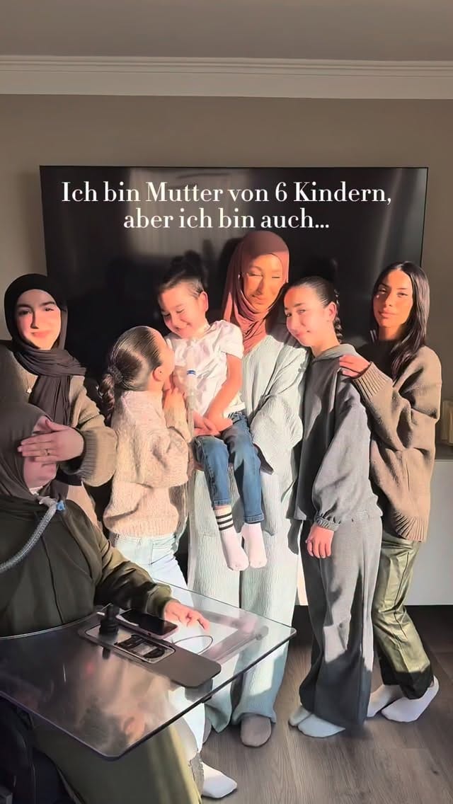 Post 2 by 𝐌𝐄𝐍𝐂𝐈 on Instagram (video)