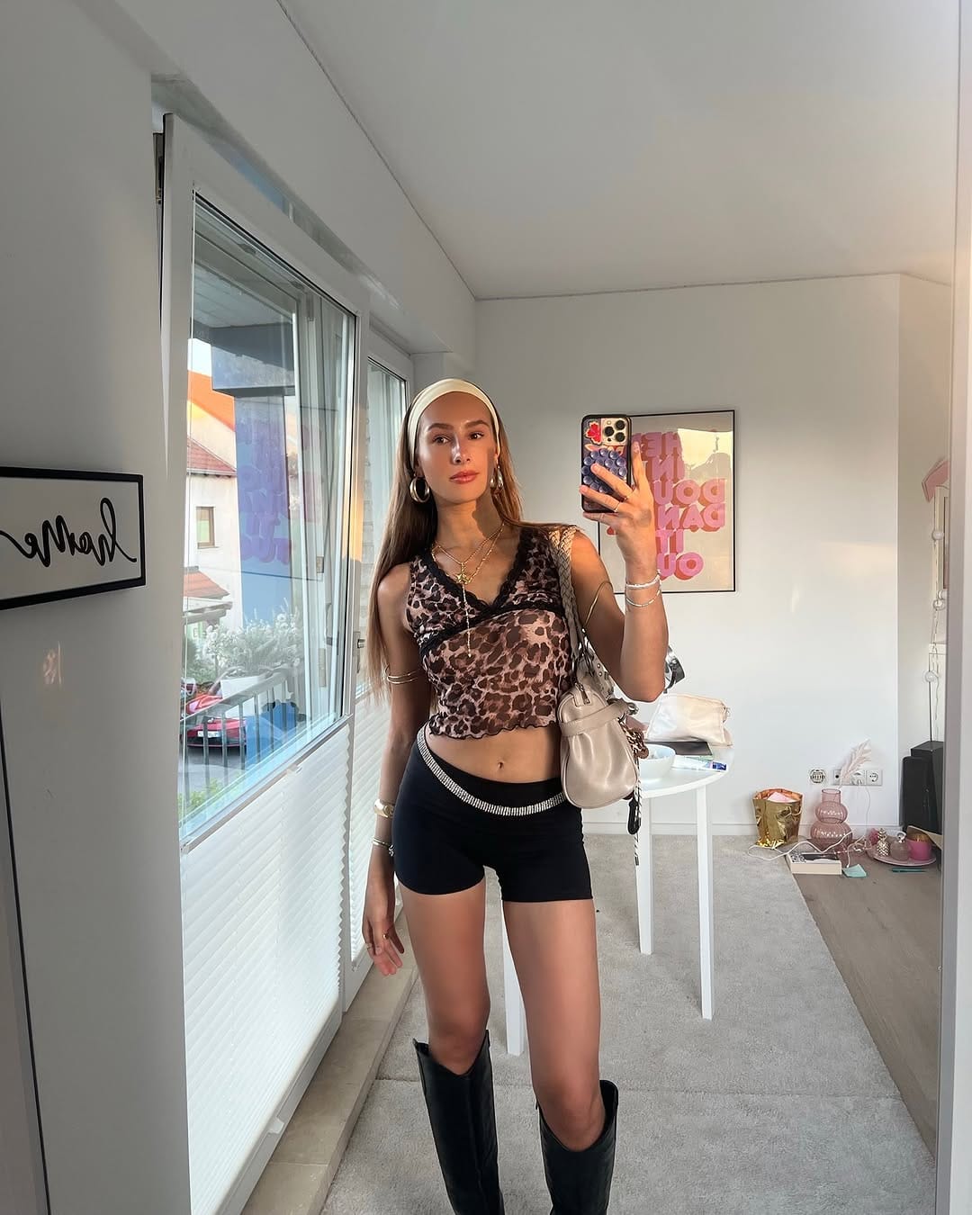 Post 9 by Joana Kathy🪩🍒 on Instagram (carousel)