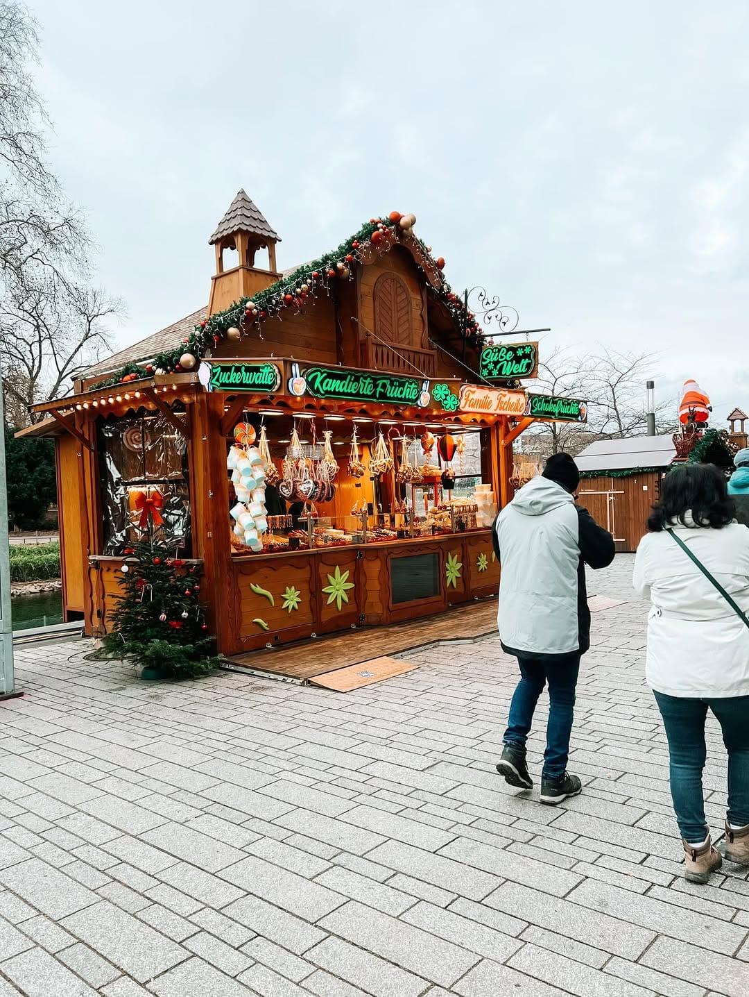 Post 2 by Daphne on Instagram (carousel)