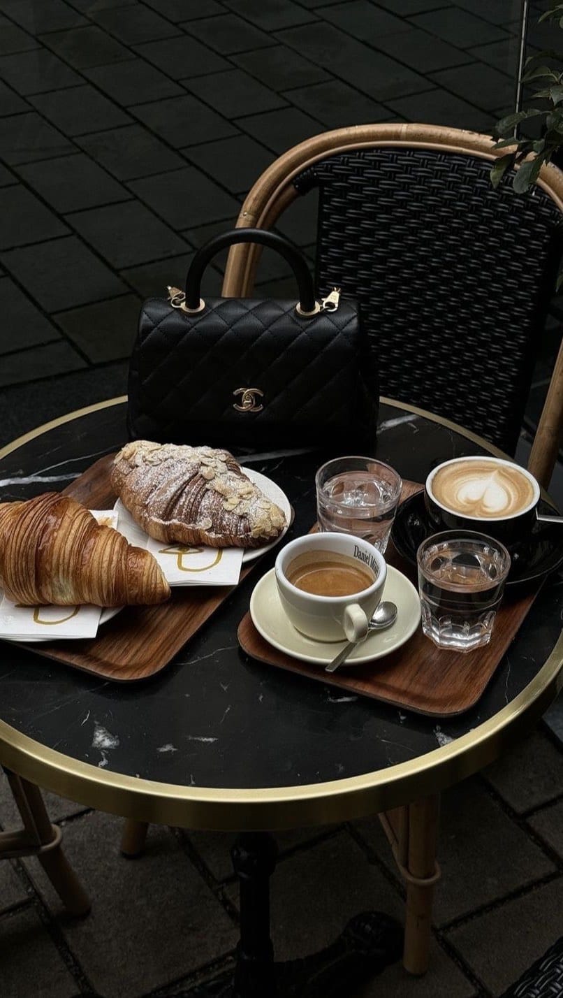Post 10 by Carolin Lauffenburger on Instagram (video)