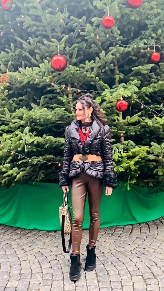 Post 8 by Gaby on Instagram (video)