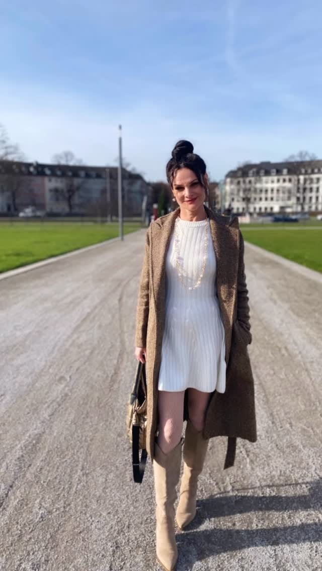 Post 10 by Gaby on Instagram (video)