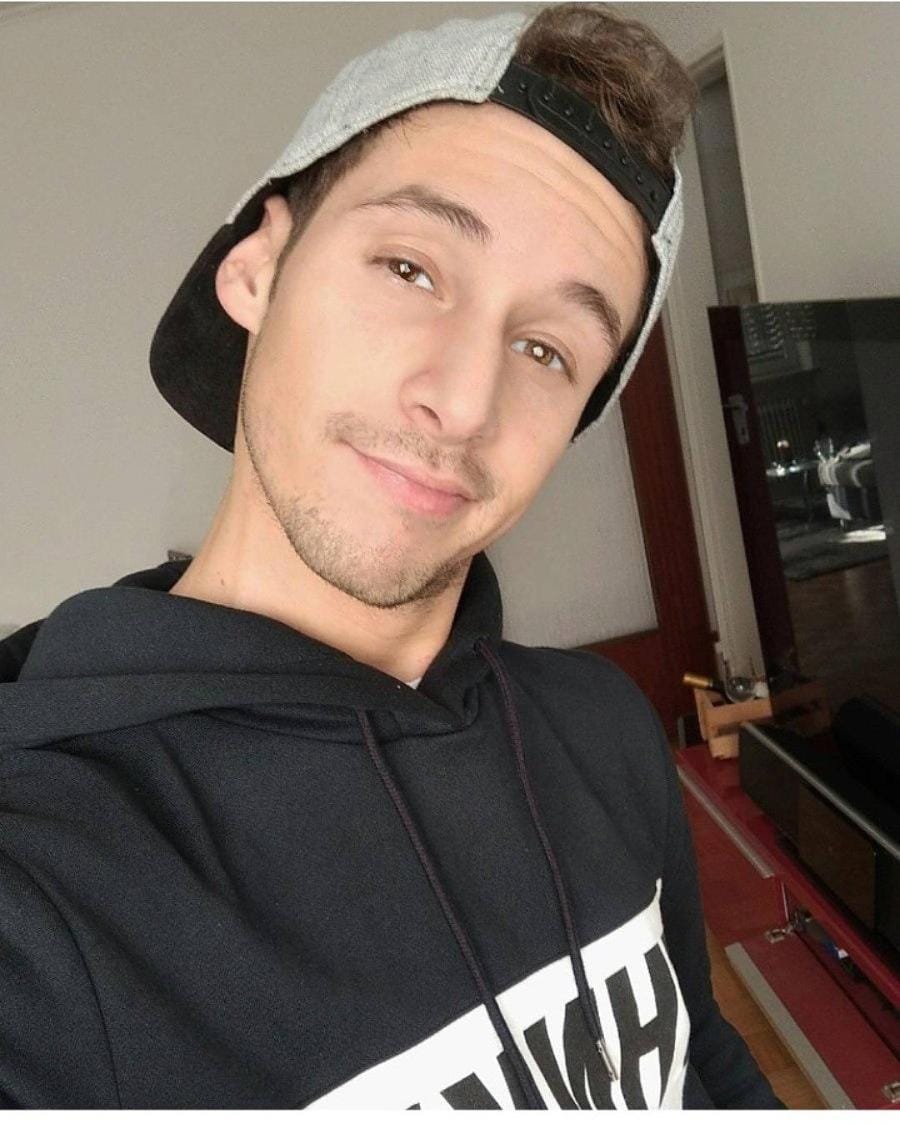 Post 10 by Toby on Instagram (image)