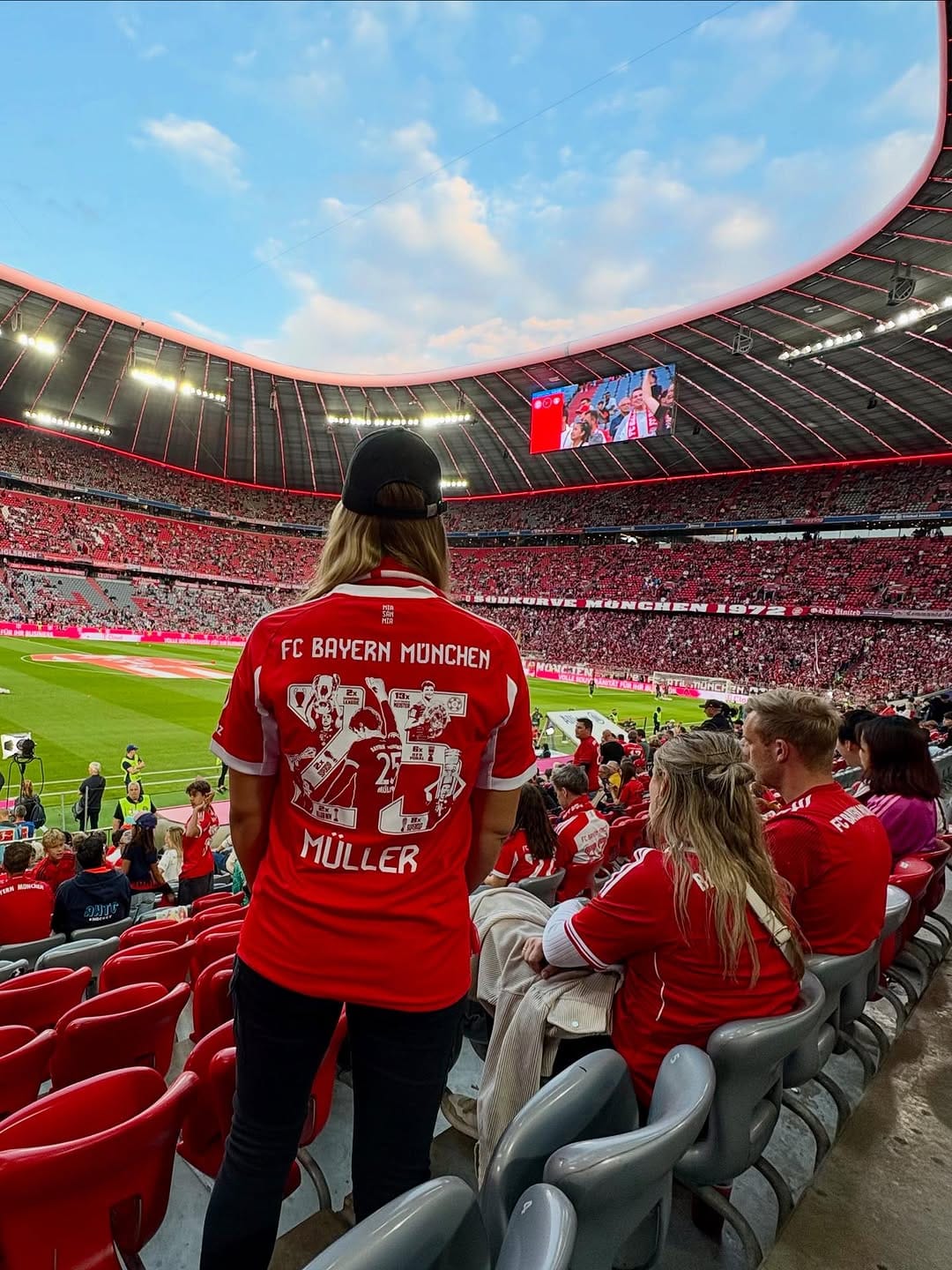 Post 1 by VANESSA ALINA ⚽️❤️ on Instagram (carousel)
