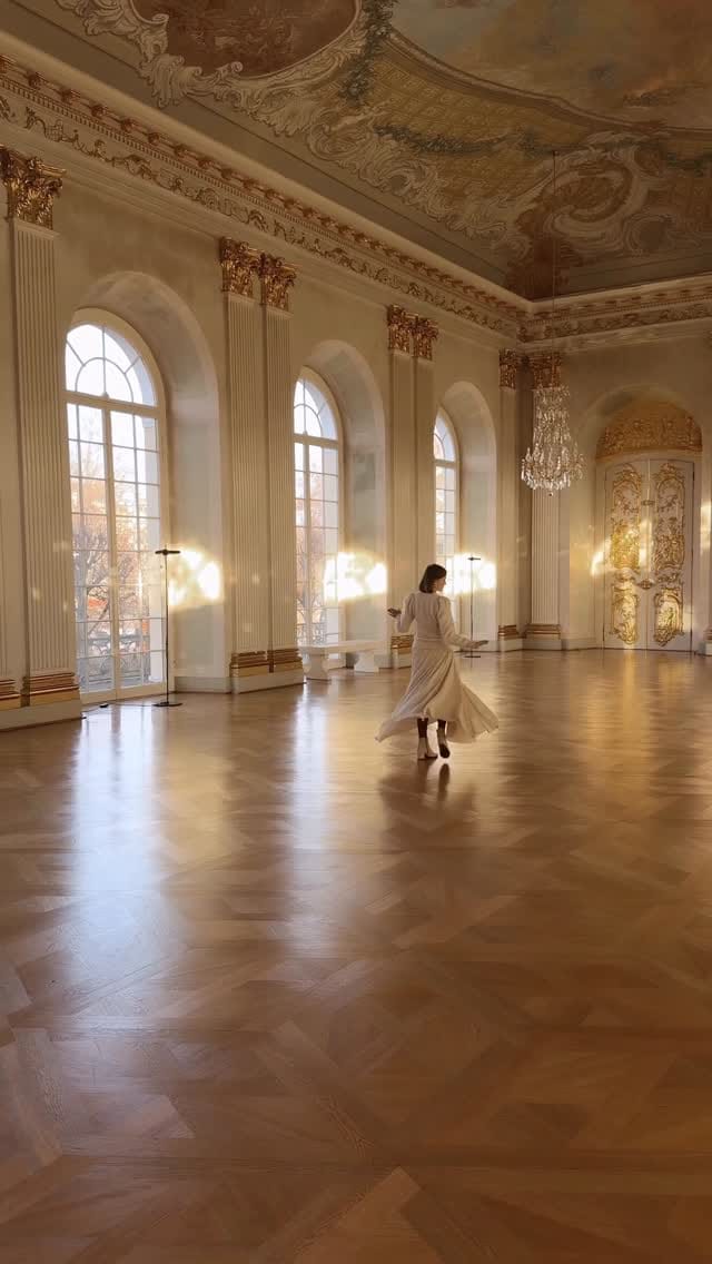 Post 10 by YANA | Fashion & Travel Creator on Instagram (video)