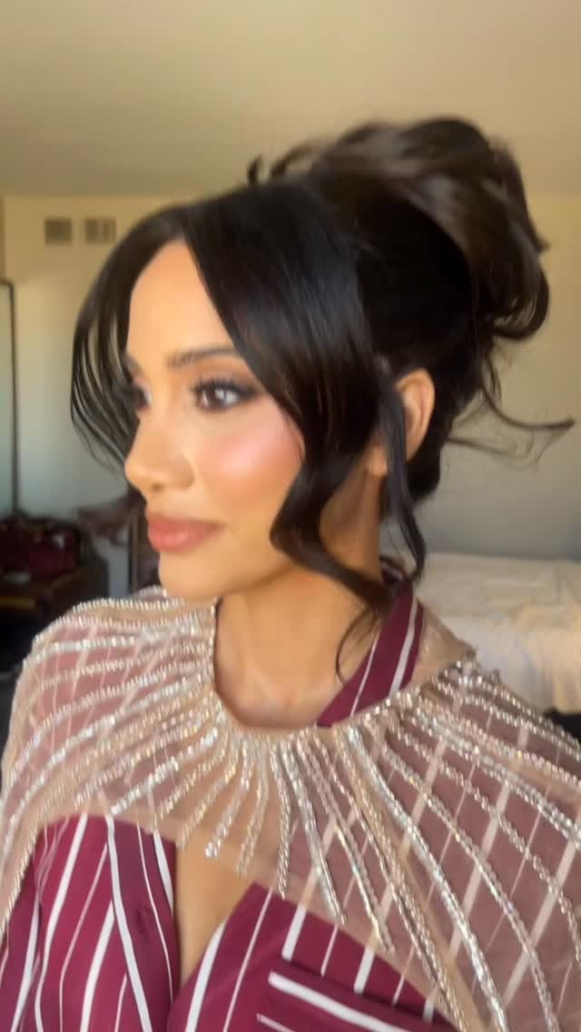Post 3 by Jee Davis- Celebrity/ Bridal Hairstylist on Instagram (video)