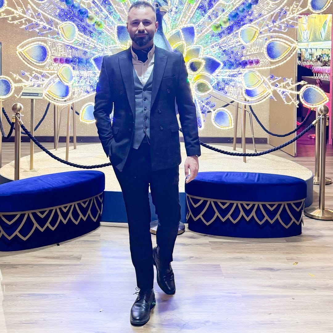 Post 4 by Razhan on Instagram (carousel)