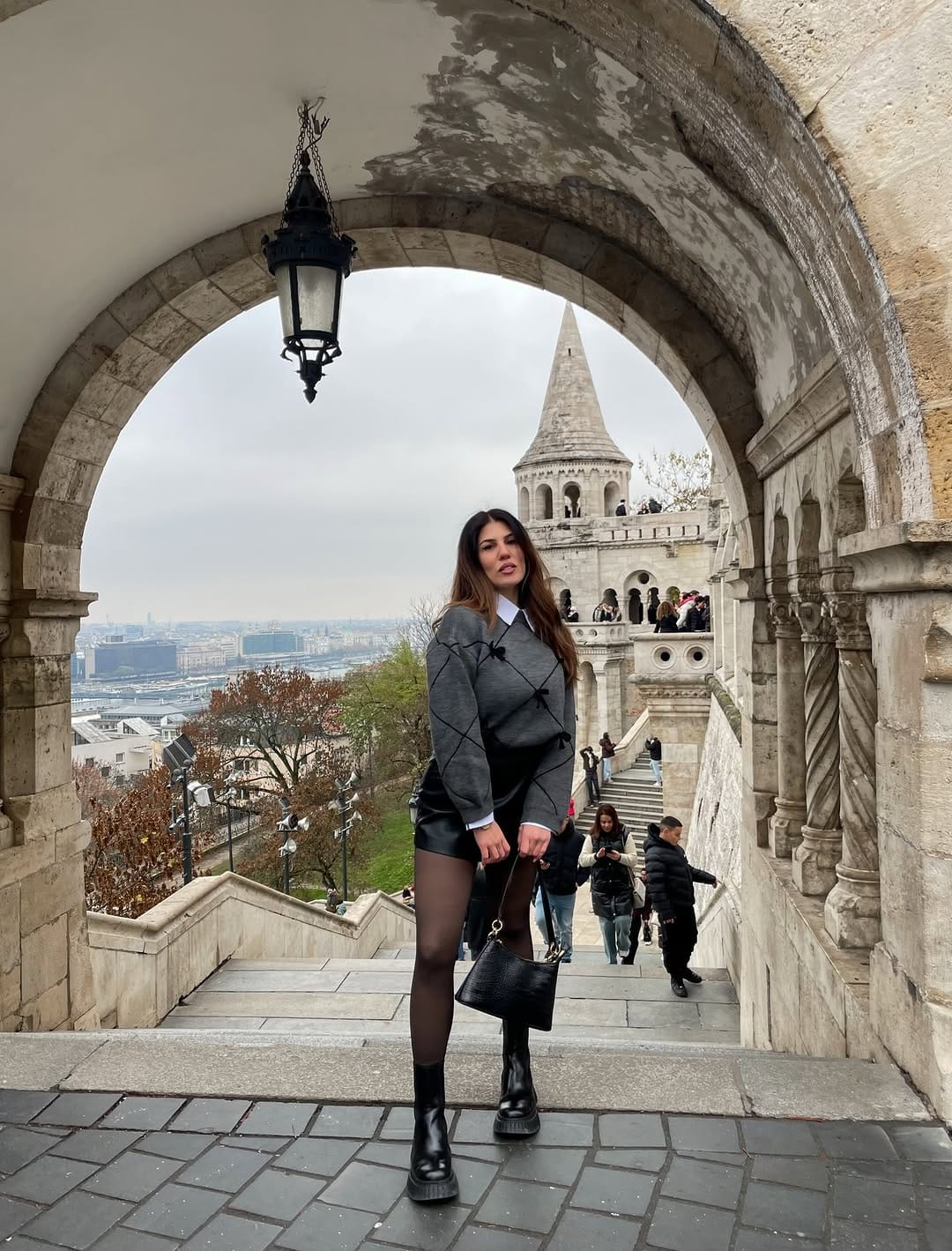 Post 4 by Θώμη Τασούλη on Instagram (carousel)