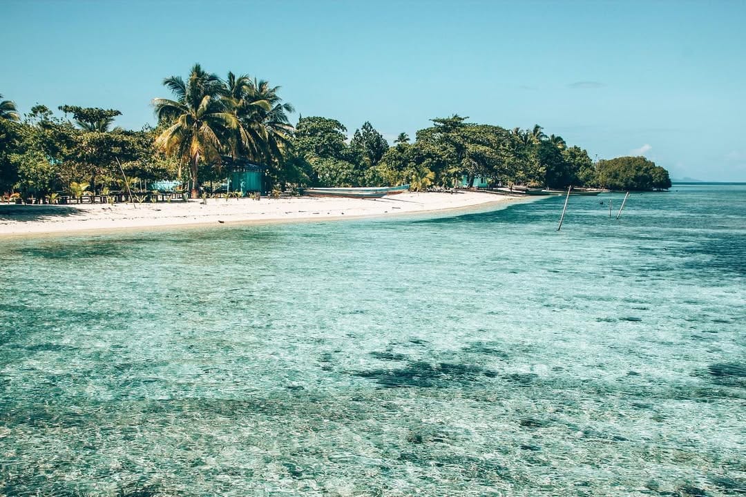 Post 1 by vanessa  |  travel & dive on Instagram (image)