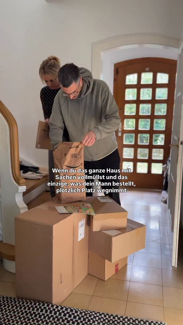 Post 1 by Nina Lange on Instagram (video)