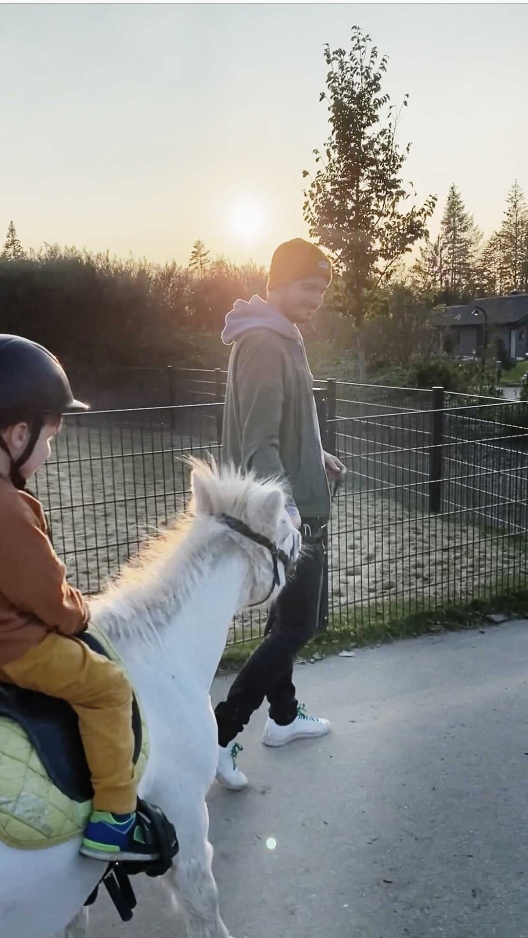 Post 10 by Nina Lange on Instagram (video)