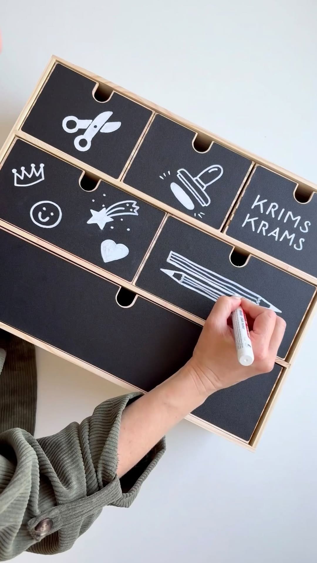 Post 7 by Nina Lange on Instagram (video)
