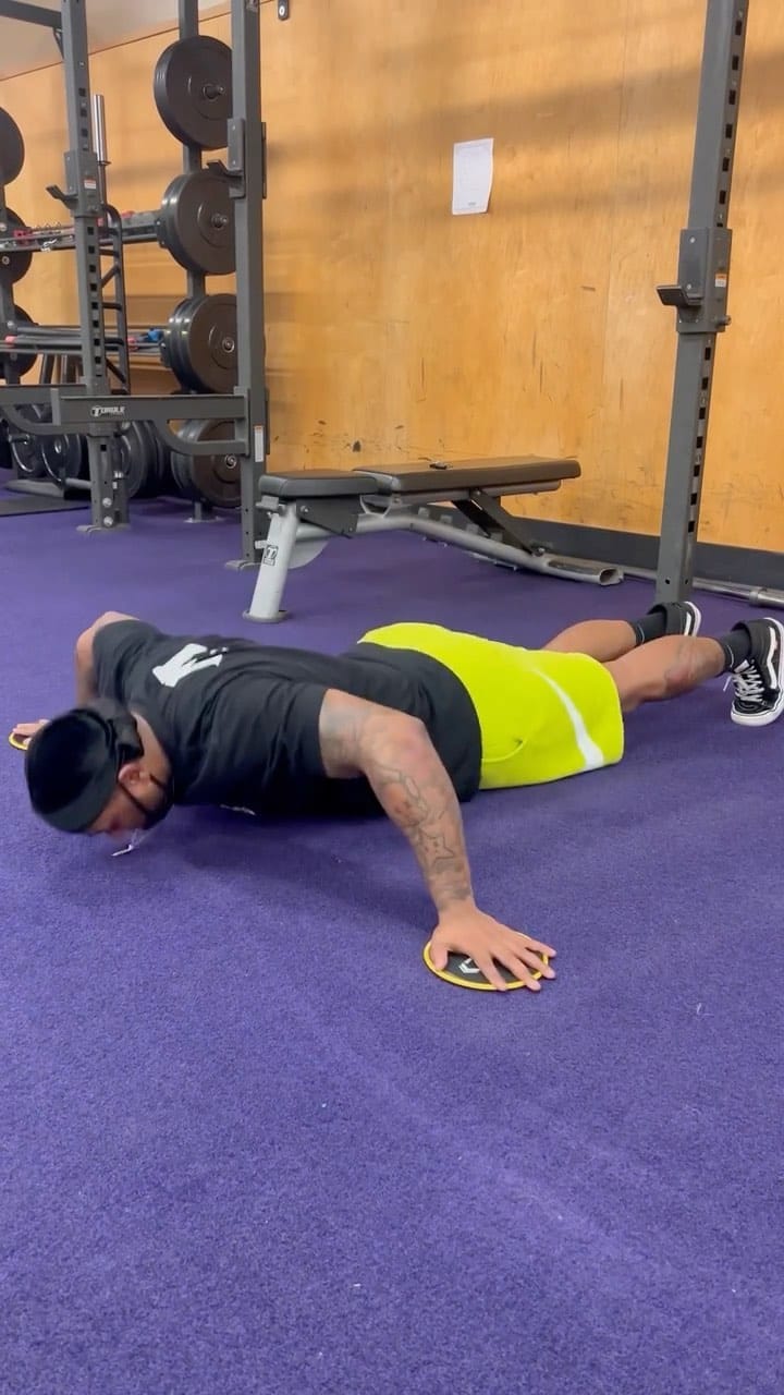 Post 10 by Omar 🇵🇷 on Instagram (video)