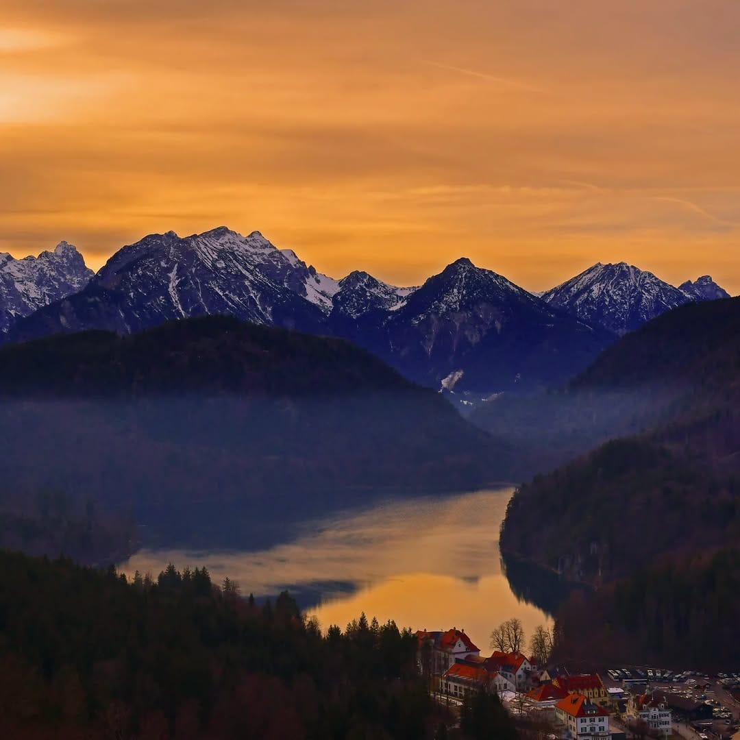 Post 4 by Denis on Instagram (image)