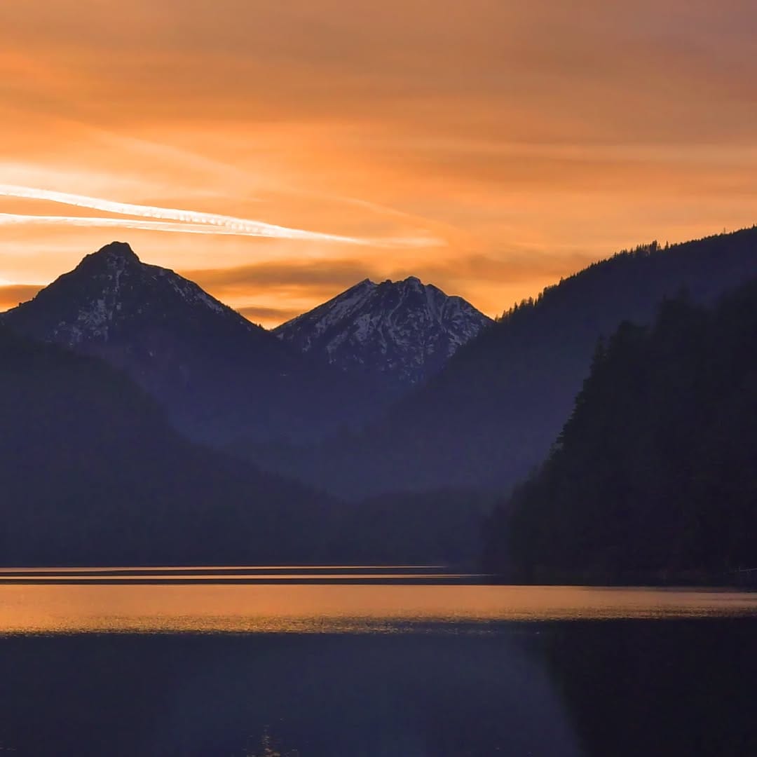 Post 2 by Denis on Instagram (image)