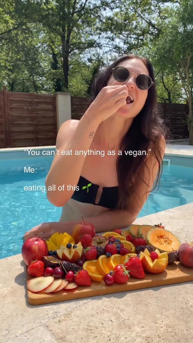 Post 1 by MADELEINE  | Travel 🤍 Vegan on Instagram (video)