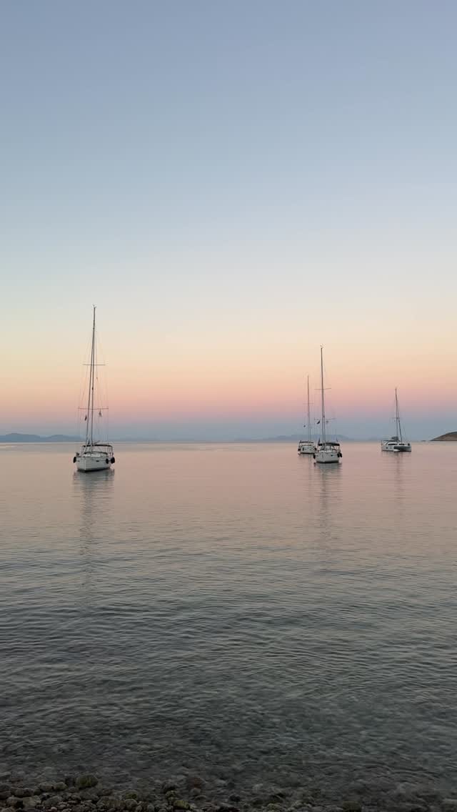 Post 2 by Ξʀʍαλτα on Instagram (video)