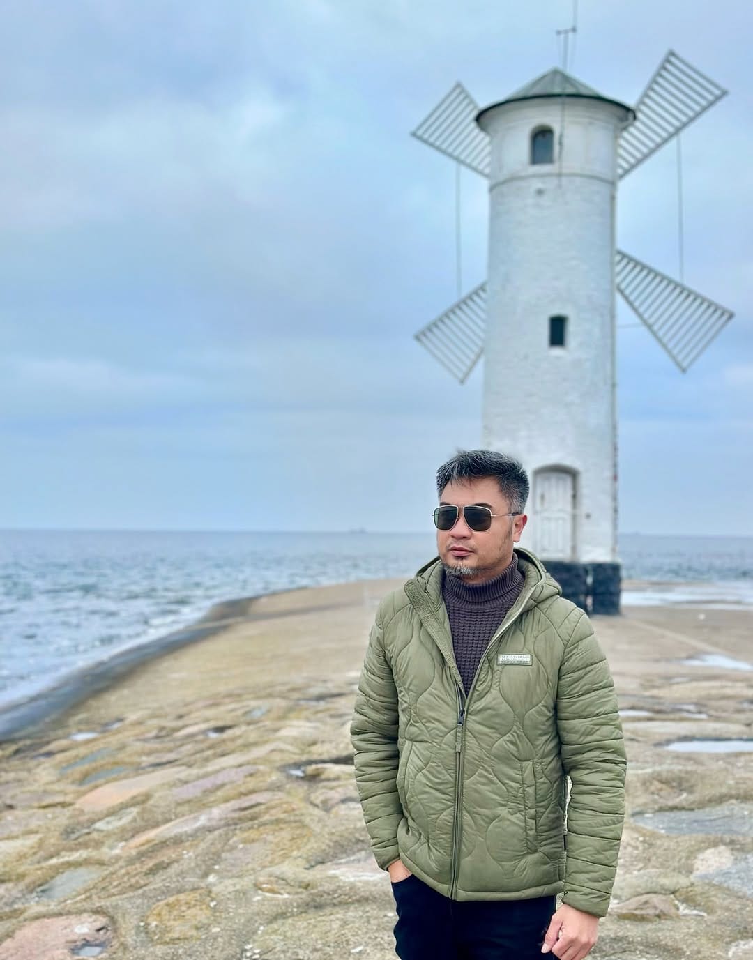 Post 5 by 𝐉𝐞𝐟𝐫𝐲 𝐂𝐚𝐬𝐮𝐲𝐨𝐧 on Instagram (carousel)