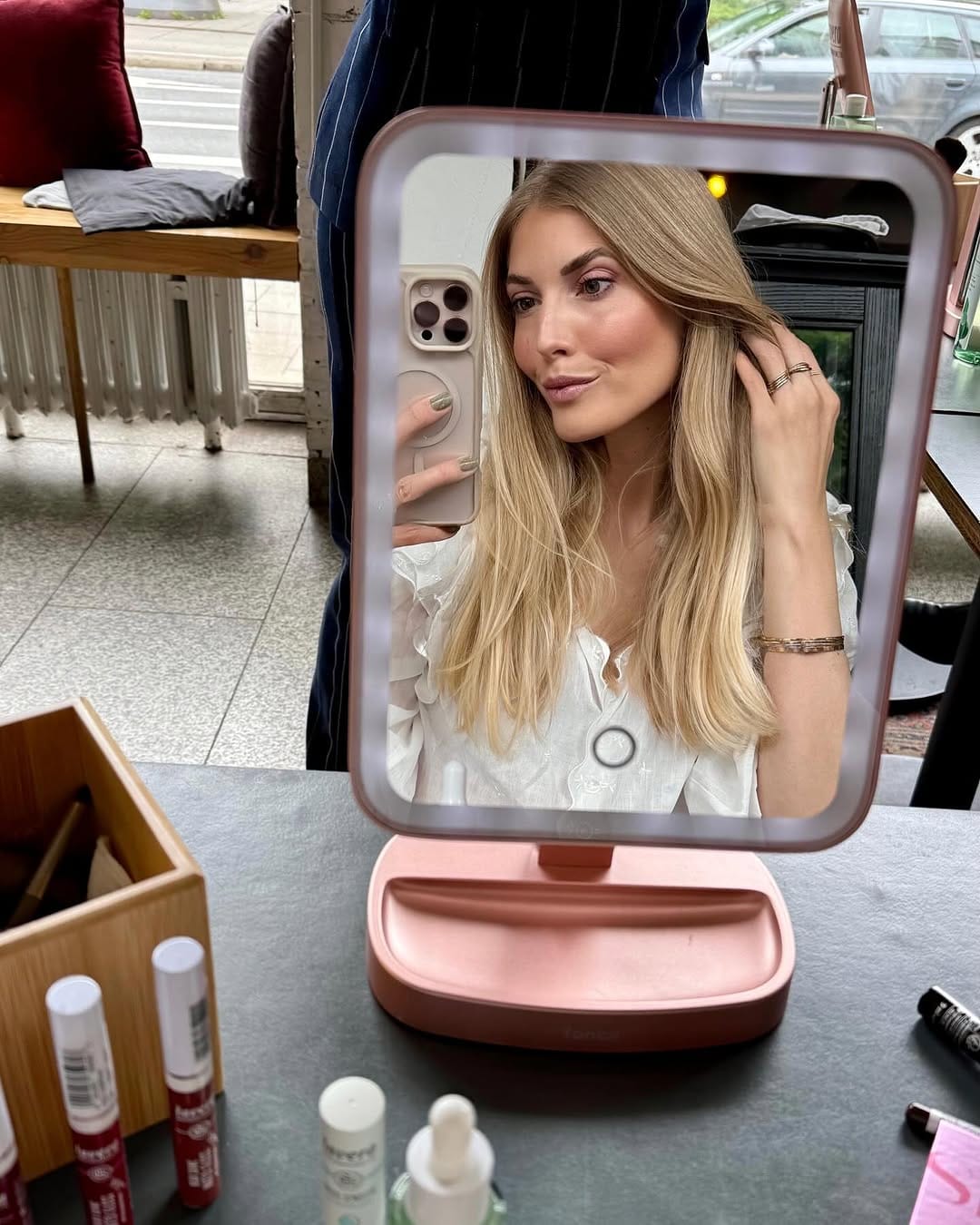 Post 9 by Laura Casci Sumper on Instagram (carousel)